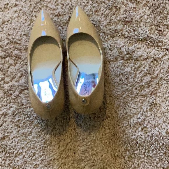 New Michael kors Shoes - Picture 4 of 5